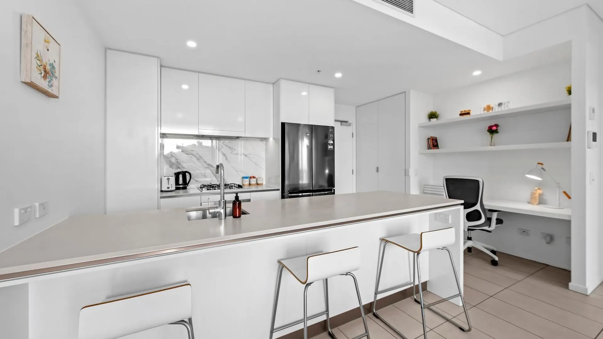 Stunning 1B In South Bank With River & Mountain View Брисбен